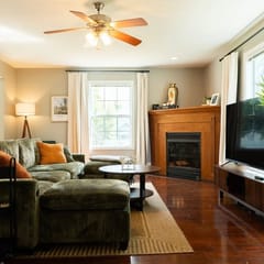 Cozy Peoria Getaway | 2 Living Rooms + Game Room